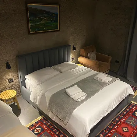 Art House * Κρούγια