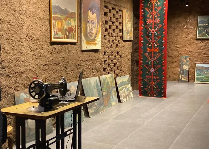 ゲストハウス Art House Krujë