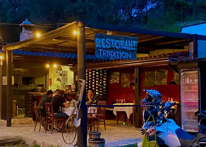 Art House Πανσιόν Κρούγια