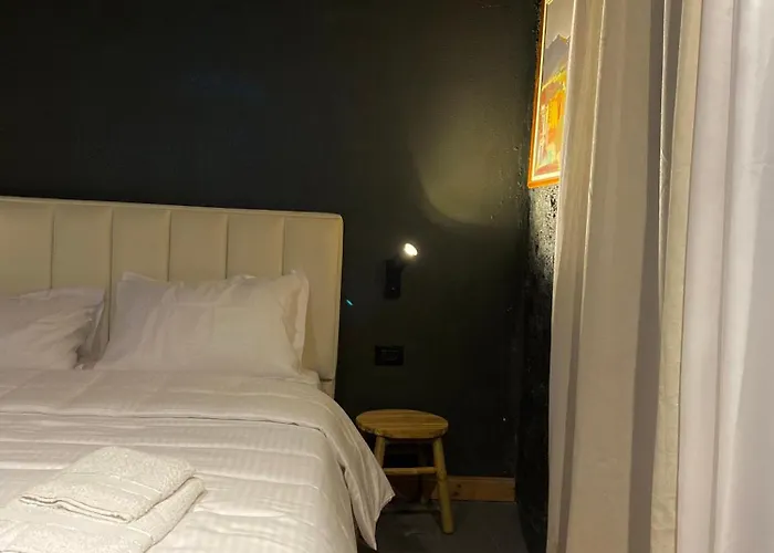 Art House Πανσιόν
